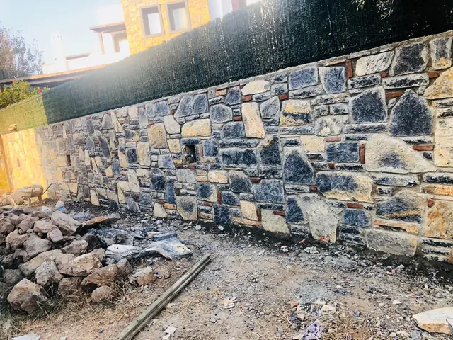 Uzun kayrak taşı duvar kaplaması