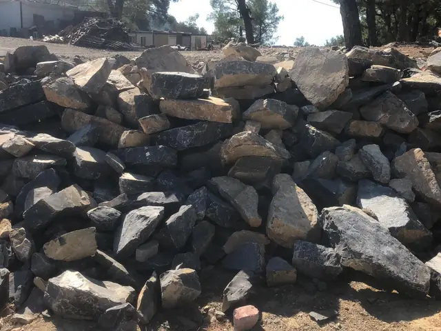 Kayrak taşı istifi