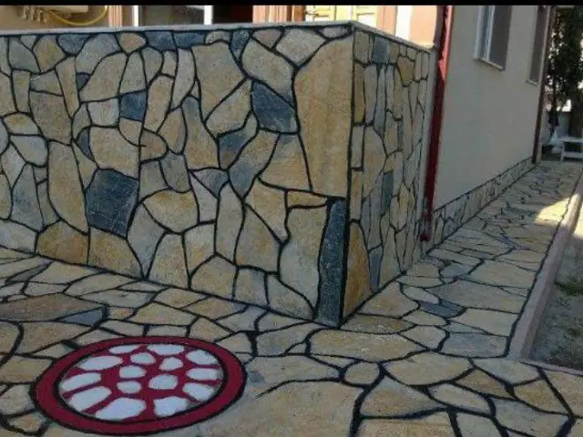 Avlu ve duvar kayrak taşı uygulaması