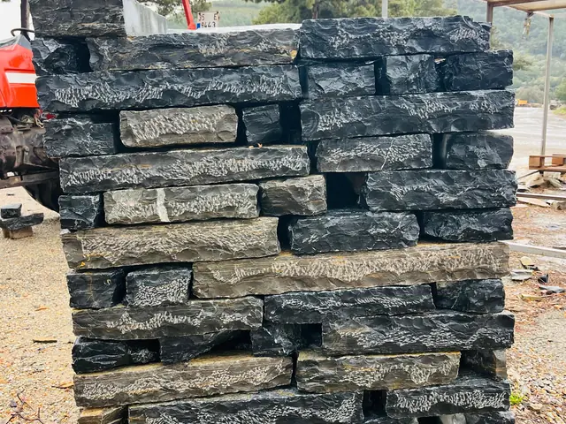 Farklı kalınlıklarda kayrak duvar taşı